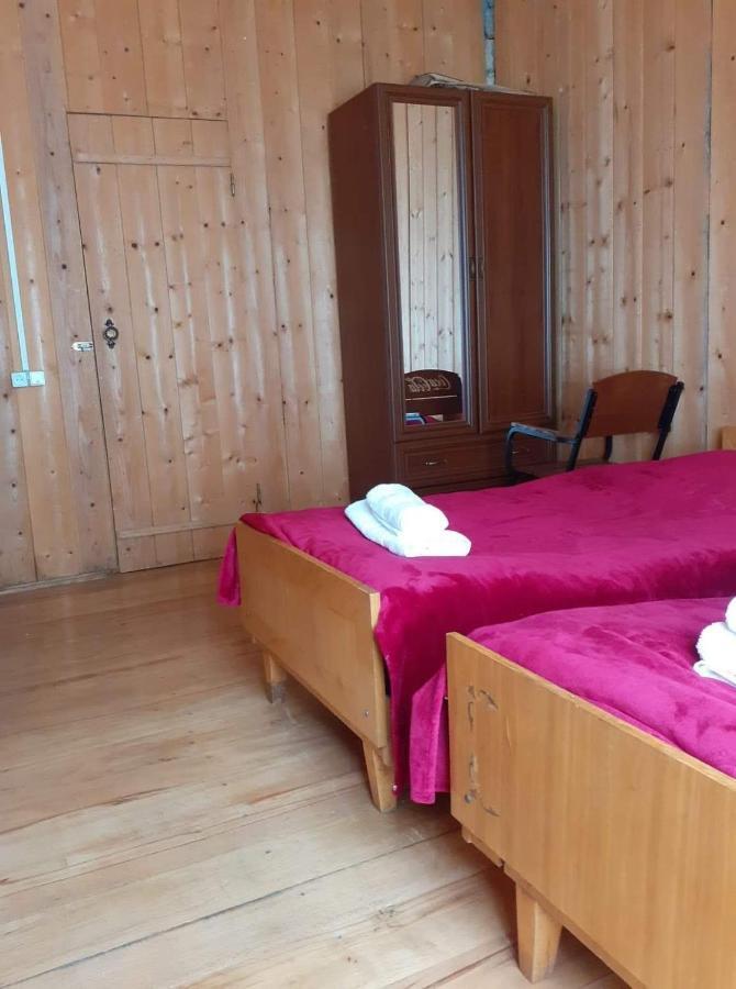 Marina's guest house Lentekhi Extérieur photo